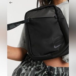 Nike Essential crossbody bag in black